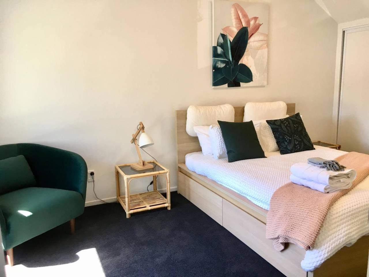 Number 1 - Chic Inner City Rooms Christchurch Extérieur photo